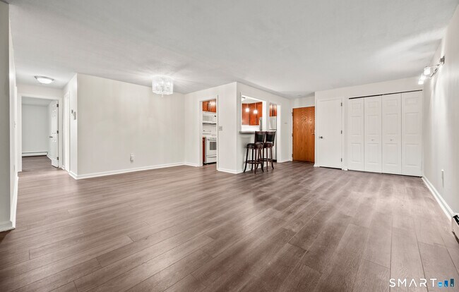 Building Photo - 38 Rambling Brook Ln