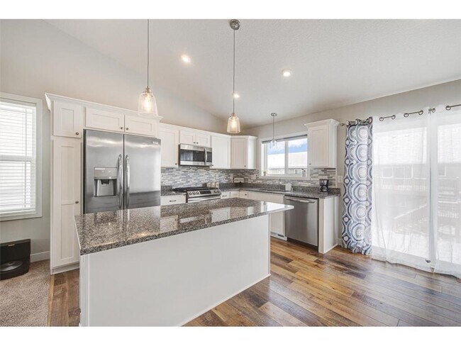 Building Photo - 1731 Riverside Dr