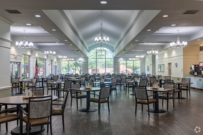 Dining Room - The Waterford at Fairfield