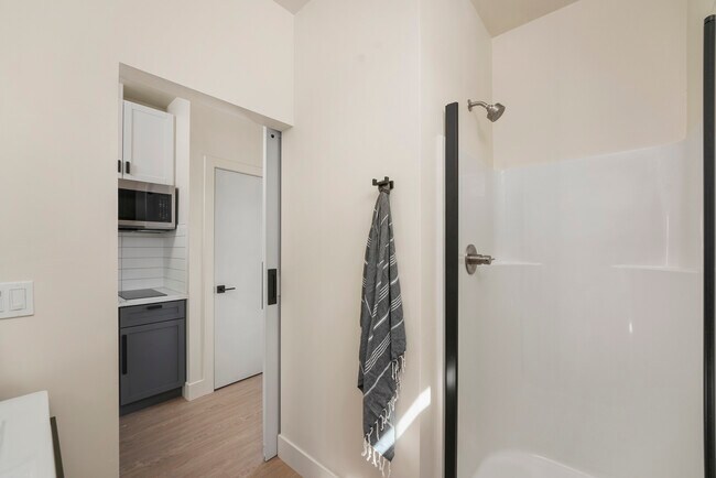 Building Photo - 230 13th St