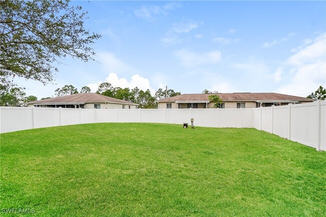 Building Photo - 910 Countess Ave