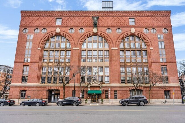 Building Photo - Historic Waterfront - Fitness Center - Concierge - Renovated Kitchen