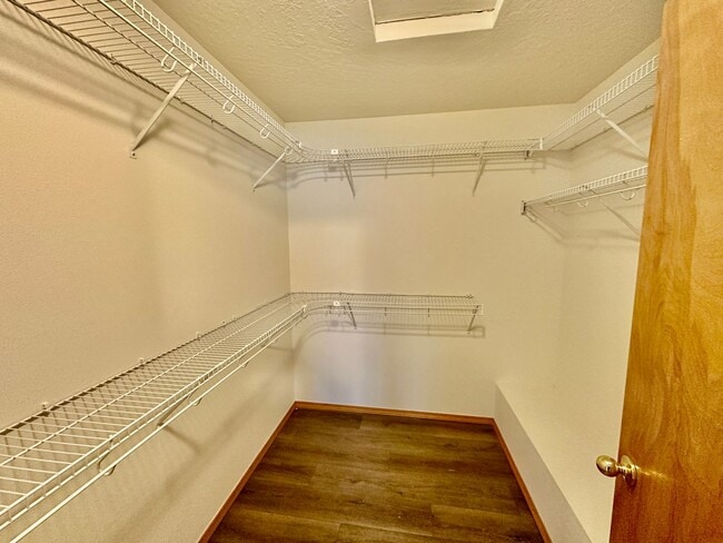 Building Photo - New on the market!