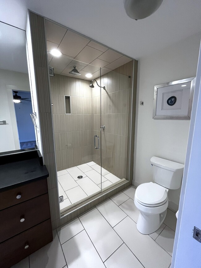 Building Photo - 1856 Coolidge Rd