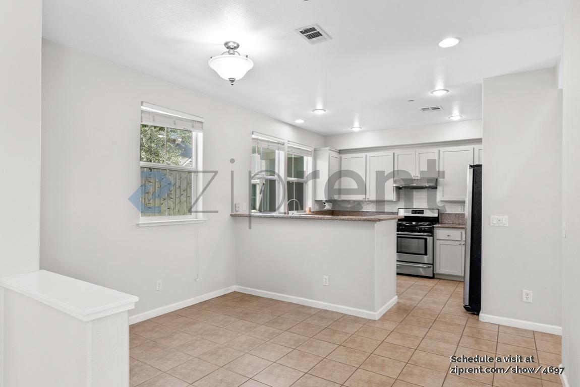 Building Photo - 168 Caroline Ln