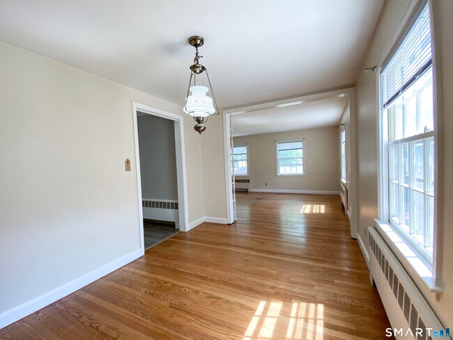 Building Photo - 48 Bagley Rd