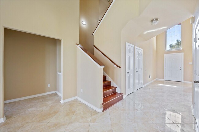 Building Photo - 6303 Atlasridge Dr