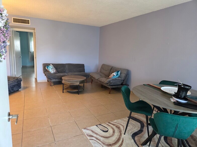 Living Room - 1965 SE 5th Ct