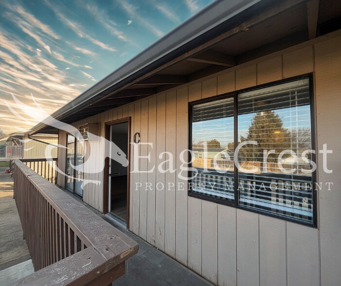 Building Photo - 320NEC