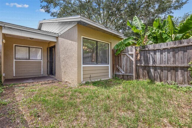 Building Photo - 611 SW 3rd St