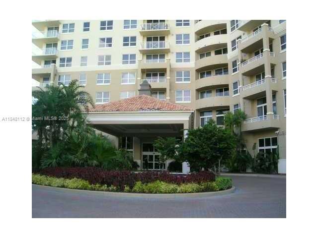 Primary Photo - 19501 W Country Club Dr