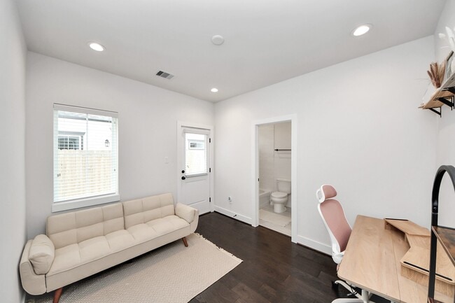 Building Photo - 5502 Wheatley St