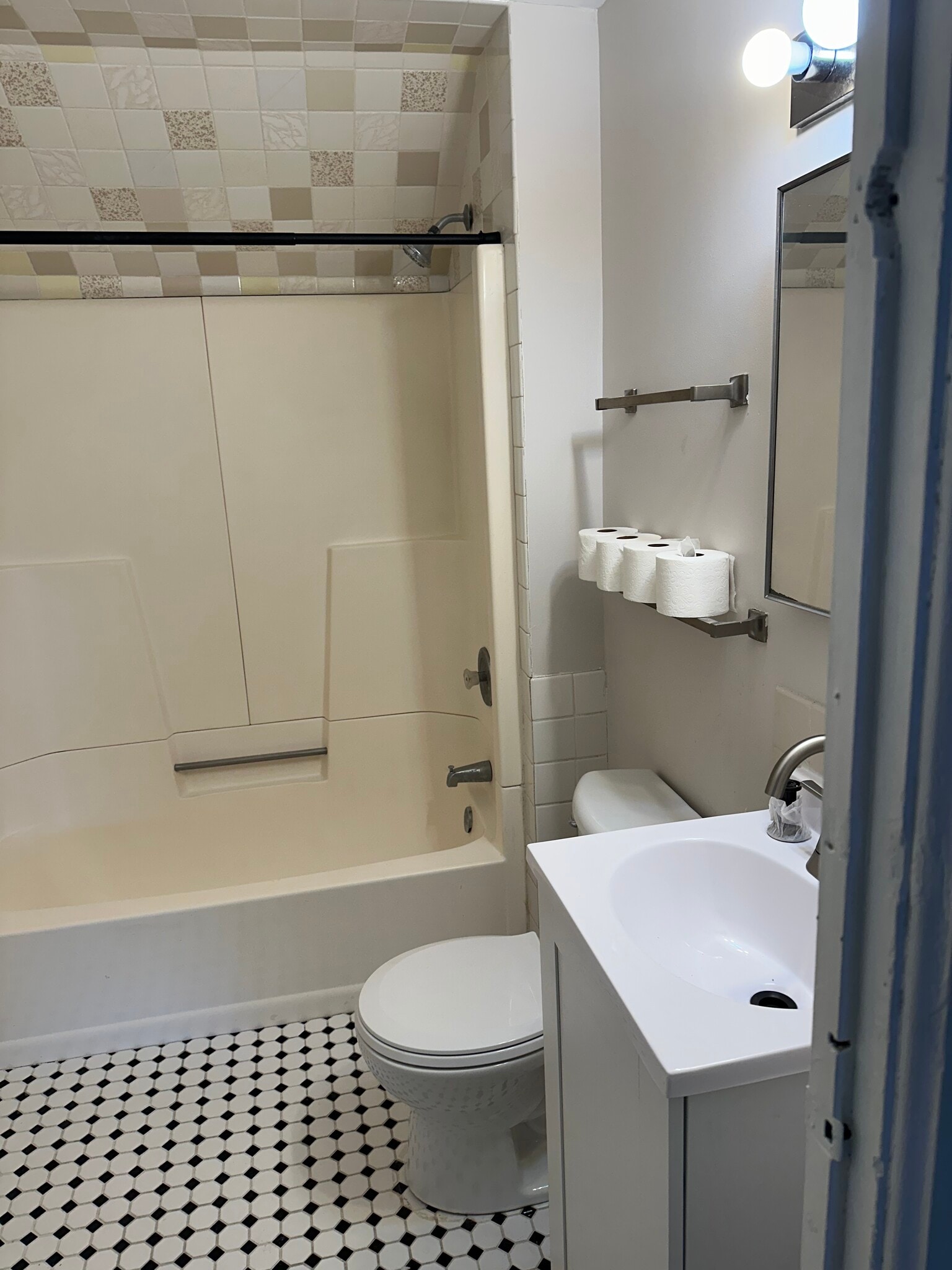 Bathroom - 200 E 9th St