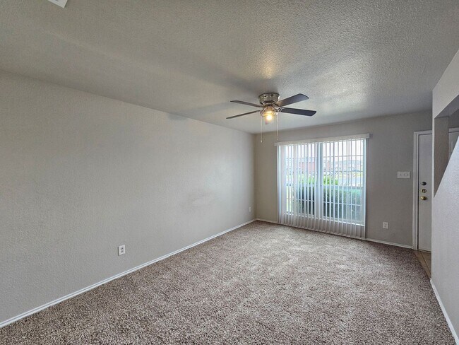 Building Photo - 4601 Hudson Dr