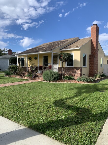 Building Photo - 467 E 44th Cir