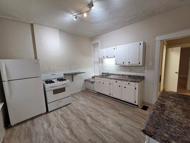 Building Photo - 2920 Virginia Ave