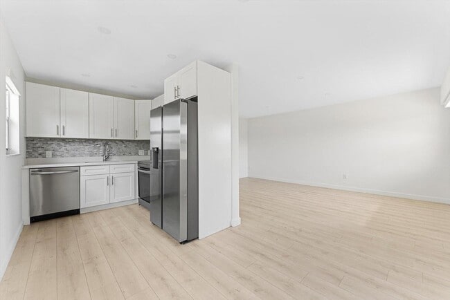 Building Photo - 71 Fanshaw B