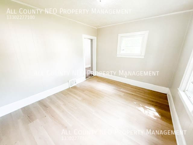 Building Photo - 380 Noble Ave