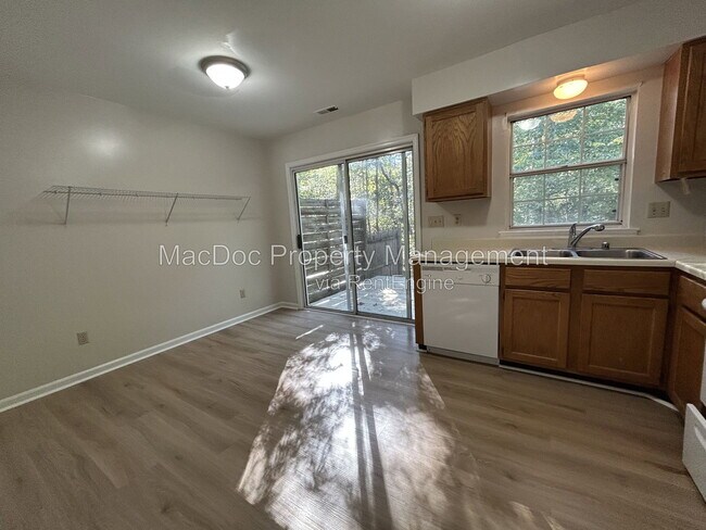 Building Photo - 16134 Clarence Ct