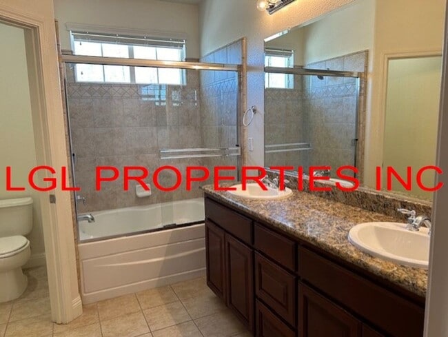 Building Photo - 2826 Maybrook Dr