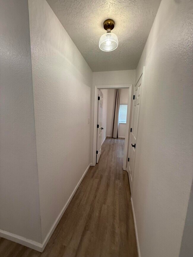 Building Photo - 7616 Copperfield Dr NE