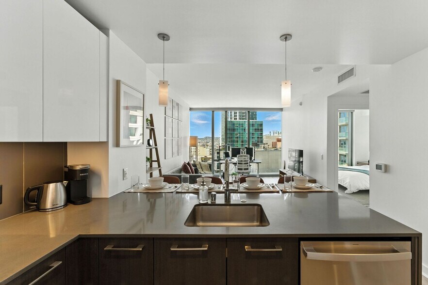 Building Photo - 399 Fremont St