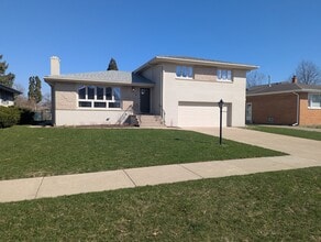 Building Photo - 8237 Monroe Ave