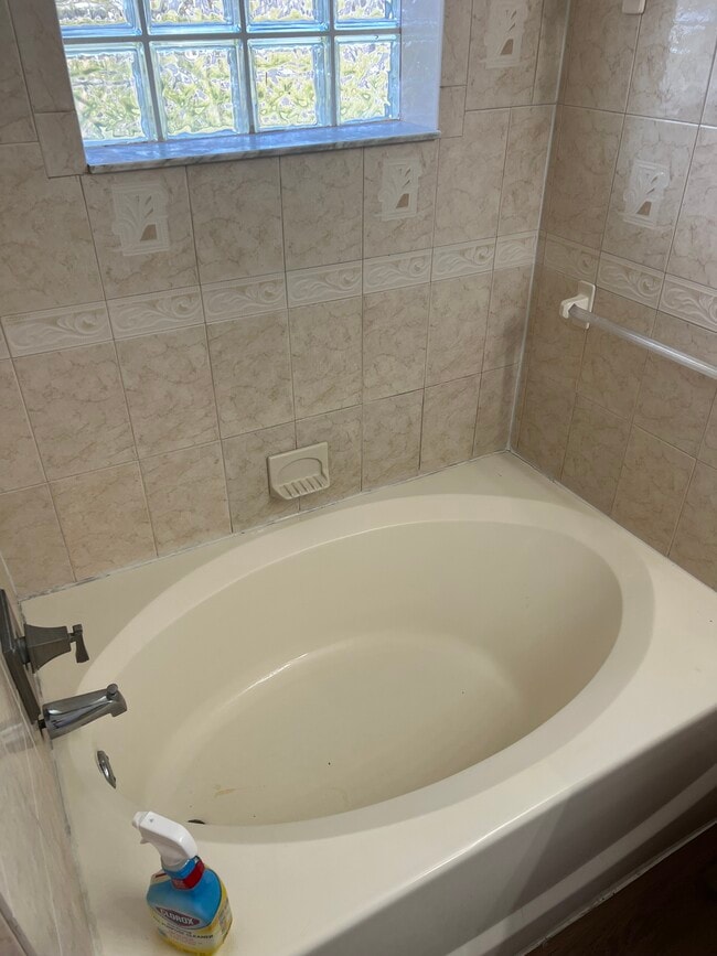 Building Photo - 4912 Aventura Blvd