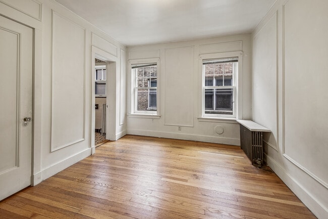 Building Photo - 3006 W Logan Blvd