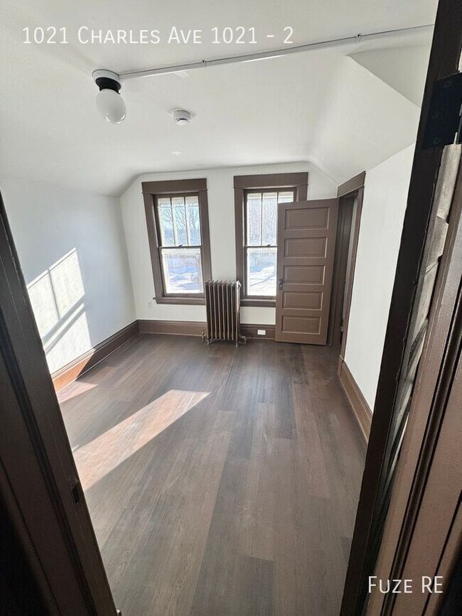 Building Photo - 1021 Charles Ave