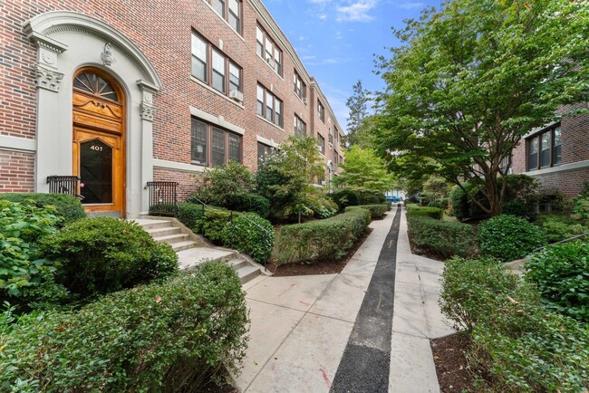 Building Photo - Just Updated Brookline Village Two Bed Con...