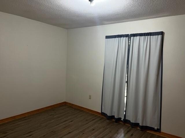 Building Photo - 35515 Oak Ridge Avenue Unit B