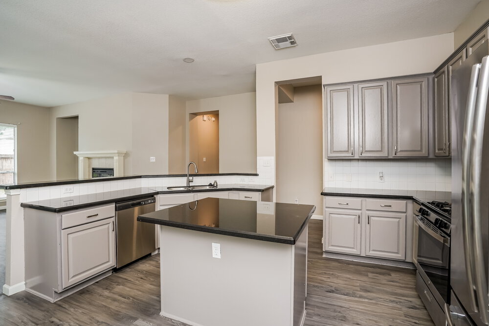 Building Photo - 8911 Cypress Square Dr