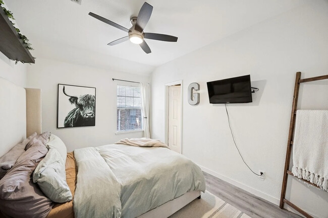 Building Photo - 2716 Royal Troon Dr