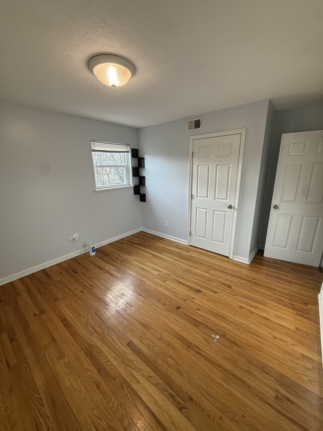 Building Photo - 1815 Tennyson Dr