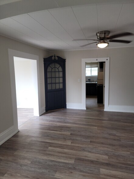 Building Photo - 410 Ramsdell St