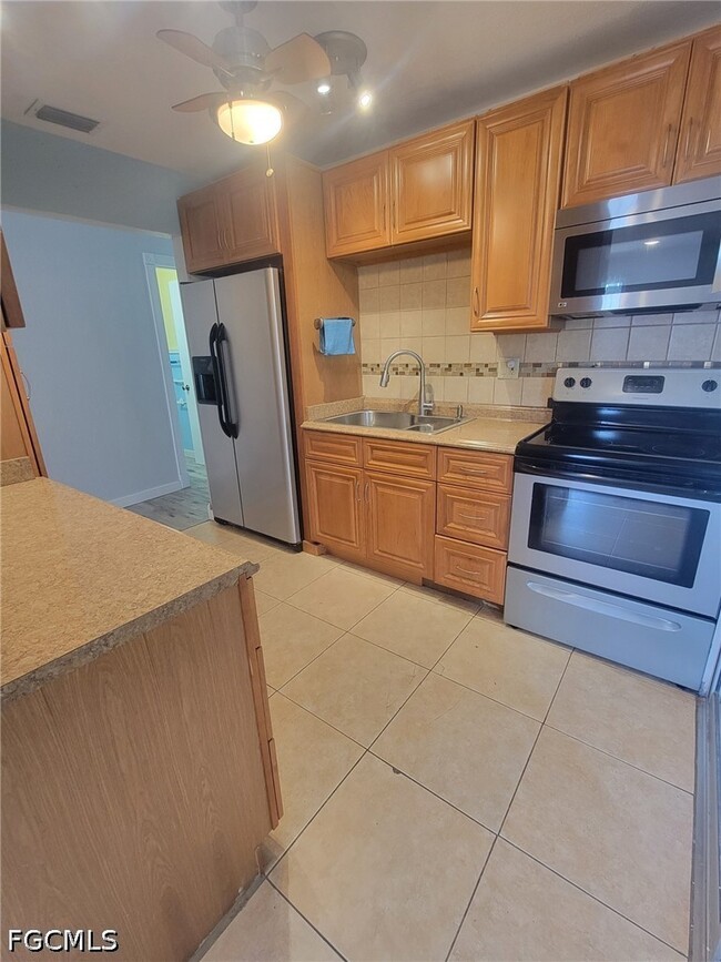 Building Photo - 47 Tangelo Ct