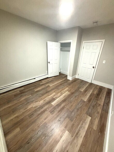 Building Photo - 579 Willow St