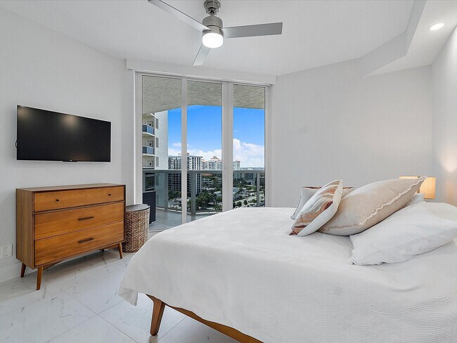 Building Photo - 3100 N Ocean Blvd