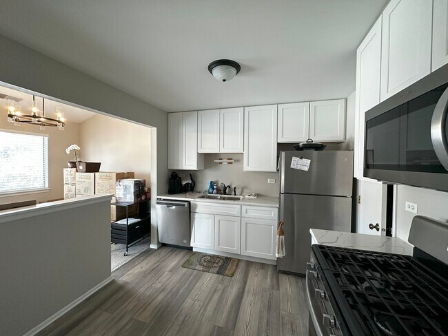 Building Photo - 608 Berkley Ct