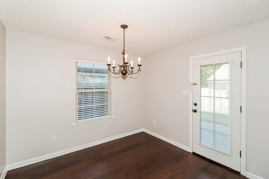 Building Photo - 9455 Darren Cir S
