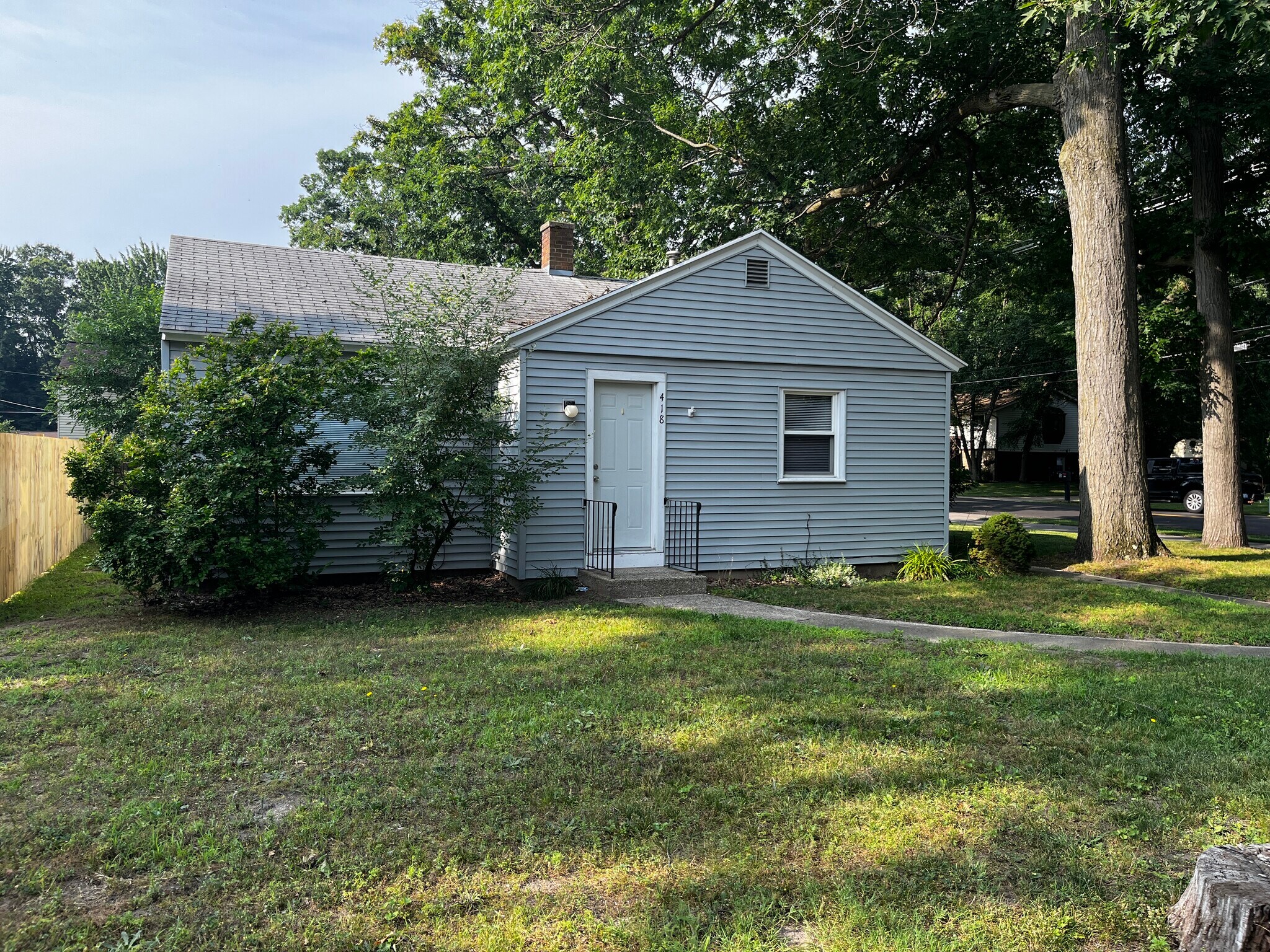 Building Photo - 418 W Lakewood Blvd