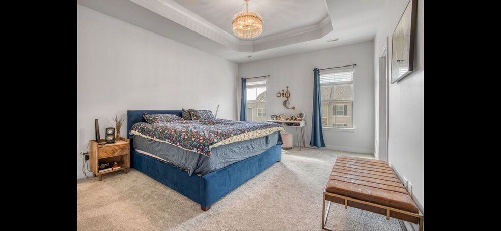 Main bedroom with walk-in closet - 4424 Carteret St