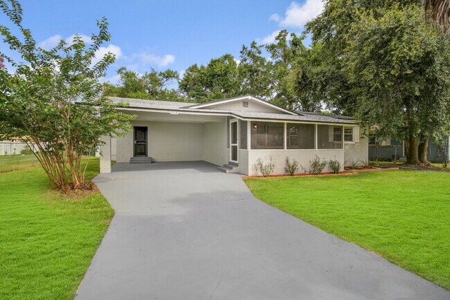 Primary Photo - 2218 SW Rd