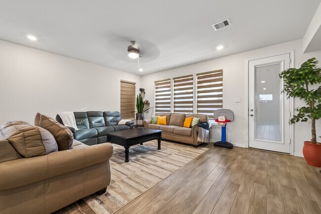 Building Photo - 5724 Texas Sage Dr