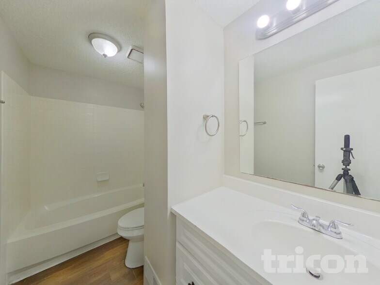 Building Photo - 3205 Winchelsea Dr