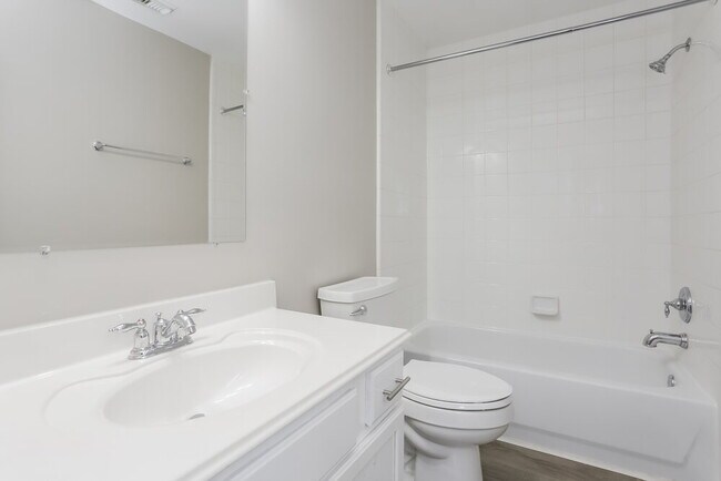 Building Photo - 2431 Fox River Ln