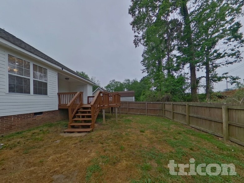 Building Photo - 140 Diamond Dr