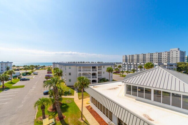 Building Photo - 400 Plantation Rd