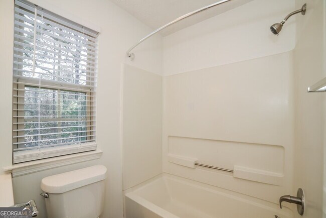 Building Photo - 7013 Grinder Dr